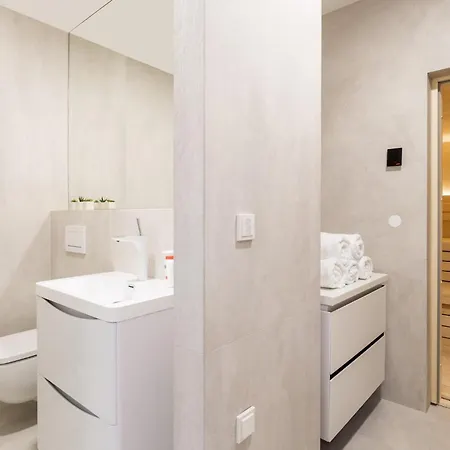 דירה Gorgeous In With Kitchen *