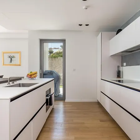 Gorgeous In With Kitchen אופטיה